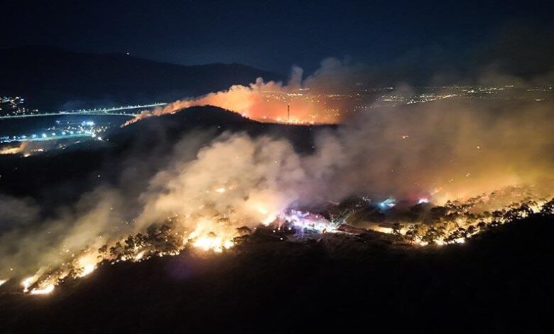 İzmir'de çöplük alanda başlayan yangın ormana sıçradı! Takımlar müdahale ediyor 1 izmirde copluk alanda baslayan yangin ormana sicradi takimlar mudahale ediyor 4fGbBkI9