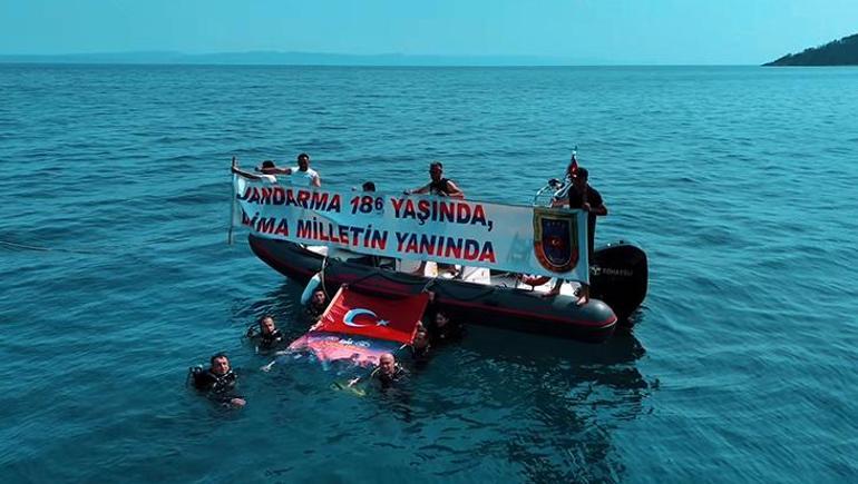 Jandarma'nın 186. yılı su altında pankartla kutlandı! Bakan Yerlikaya'dan 'Teşekkür' mesajı 3 jandarmanin 186 yili su altinda pankartla kutlandi bakan yerlikayadan tesekkur mesaji 1 PqOKWjdO