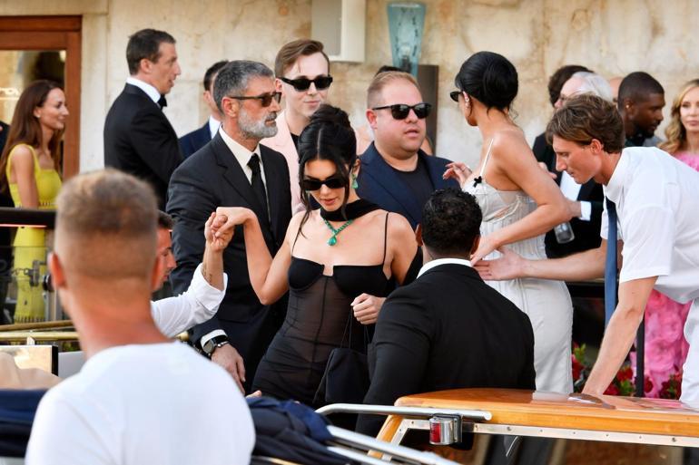 Jeff Bezos ve Lauren Sanchez evlendi! Hiç beklemeden soyadını değiştirdi 2 jeff bezos ve lauren sanchez evlendi hic beklemeden soyadini degistirdi 0 ZQhcyPZP