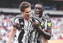 juventusu zafere kenan yildiz tasidi AWtc6L99