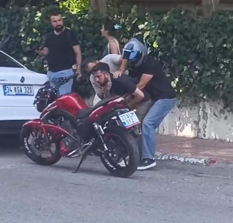 Kask kamerası can pazarını kaydetti! Heimlich hareketiyle hayata döndürdü 4 kask kamerasi can pazarini kaydetti heimlich hareketiyle hayata dondurdu 2 lkdd1Uvy