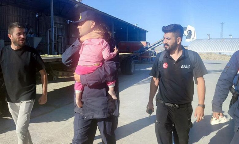 Kent ayağa kalktı! Kaybolan 2 yaşındaki bebek 12 saat sonra bulundu 1 kent ayaga kalkti kaybolan 2 yasindaki bebek 12 saat sonra bulundu ZGDzCnTs