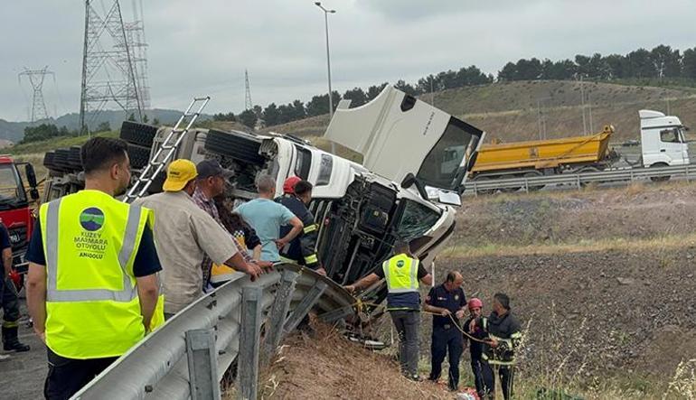 Kocaeli'nde feci kaza! Karpuz yüklü TIR devrildi: 1 meyyit, 3 yaralı 2 kocaelinde feci kaza karpuz yuklu tir devrildi 1 meyyit 3 yarali 0 ScgICCl9