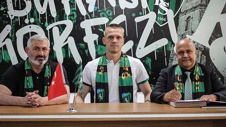 Kocaelispor'un kalesi Aleksandar Jovanovic'e emanet! 2 yıllık imza 1 kocaelisporun kalesi aleksandar jovanovice emanet 2 yillik imza FuEliBDT