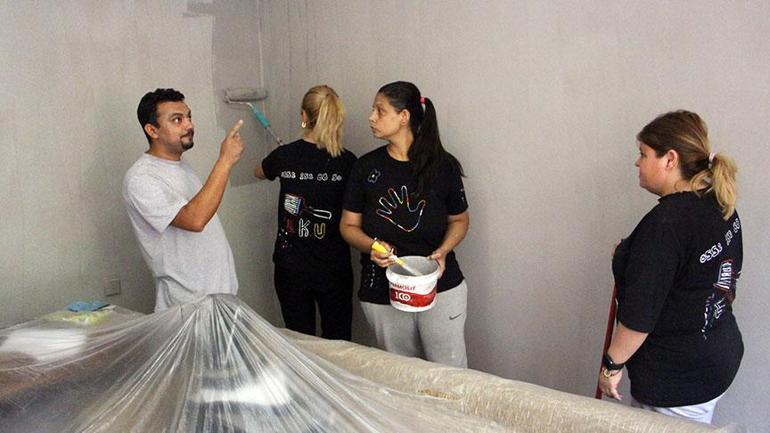 Konut hanımıydı, internetten ilan verip, 3 bayandan oluşan grupla iş kurdu: ‘Güzel yansılar alıyoruz' 3 konut hanimiydi internetten ilan verip 3 bayandan olusan grupla is kurdu guzel yansilar aliyoruz 8241pSPn