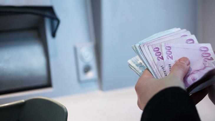 Memur maaşlarıyla birlikte değişecek ödemeler ve ücretler! Kıdem tazminatı tavanı, bedelli askerlik, 65 yaş aylığı, engelli aylığı... 1 memur maaslariyla birlikte degisecek odemeler ve ucretler kidem tazminati tavani bedelli askerlik 65 yas DjZt12L3