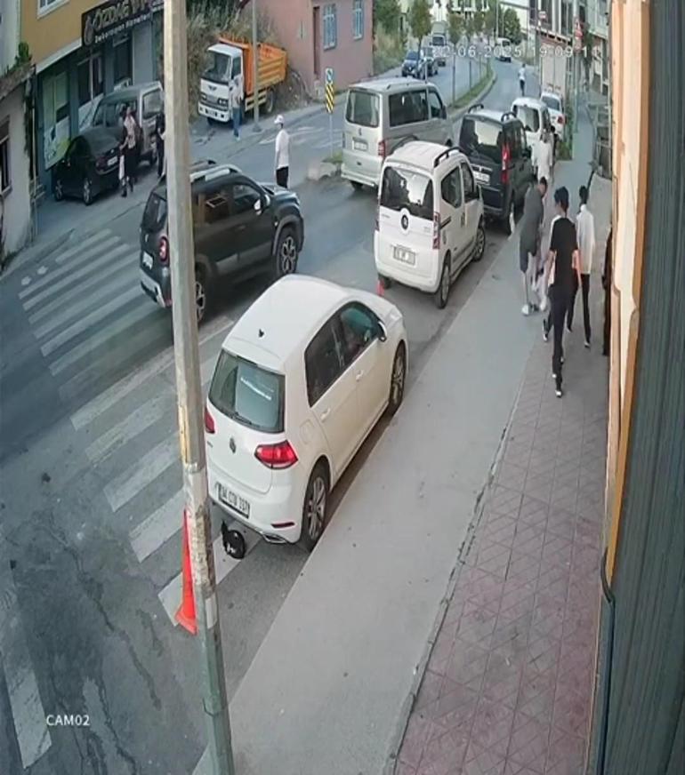 minibusle gelen kume tekme tokat saldirdi guvenlik kamerasi her seyi kaydetti 2 4lpP4hrX