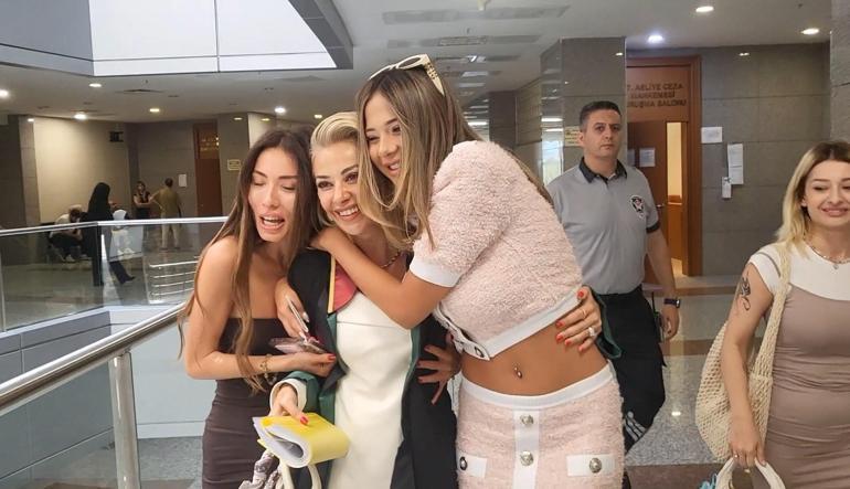 'Müstehcenlik' davasında hakim karşısına çıkan Merve Taşkın: Ben o geceyi nezarette geçirdim 4 mustehcenlik davasinda hakim karsisina cikan merve taskin ben o geceyi nezarette gecirdim 2 hBqAlneR