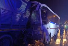 personel servis minibusu park halindeki tira carpti 5i agir 20 yarali NR5uU7ff