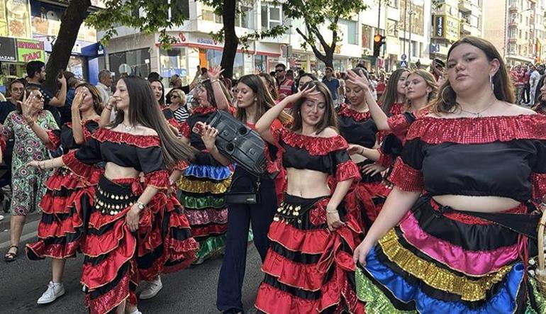Renkli görüntüler! Tekirdağ'da 59'uncu Milletlerarası Kiraz Şenliği başladı 3 renkli goruntuler tekirdagda 59uncu milletlerarasi kiraz senligi basladi 1 YsByuaAA
