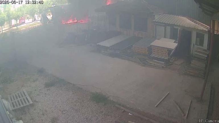 Sakarya'da fecî kaza! Üç TIR birbirine girdi 3 sakaryada fec kaza uc tir birbirine girdi 1 fltDZKH4