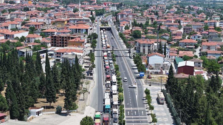 Sakarya'da fecî kaza! Üç TIR birbirine girdi 16 sakaryada fec kaza uc tir birbirine girdi 14 LwN7i53l