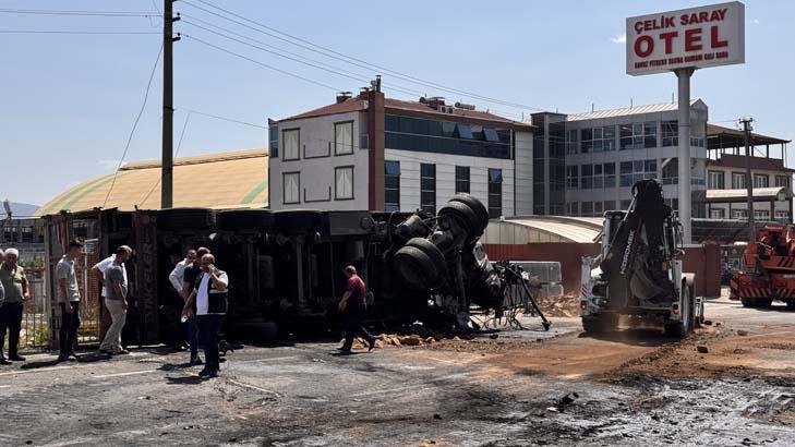 Sakarya'da fecî kaza! Üç TIR birbirine girdi 17 sakaryada fec kaza uc tir birbirine girdi 15 qMyMYeOD