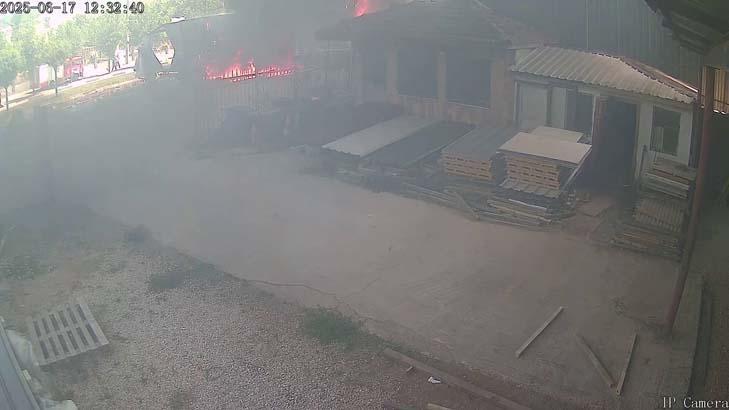 Sakarya'da fecî kaza! Üç TIR birbirine girdi 19 sakaryada fec kaza uc tir birbirine girdi 17 jncQWP7a