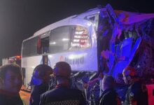 sakaryada yolcu otobusu tira carpti cok sayida yarali var KR2yd9bK