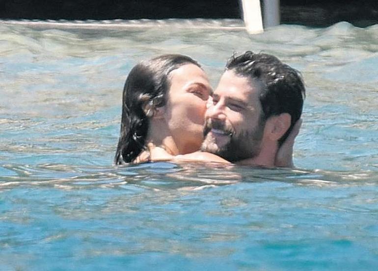 Sinem Ünsal ve Berk Cankat'ın deniz keyfi! Sete ‘aşk’ molası 3 sinem unsal ve berk cankatin deniz keyfi sete ask molasi 1 YC4D41hX