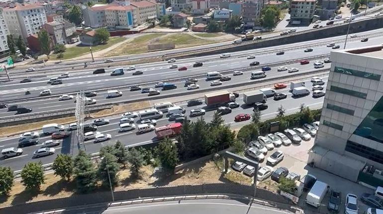 Son dakika... Başakşehir'de AVM'de yangın 2 son dakika basaksehirde avmde yangin 0