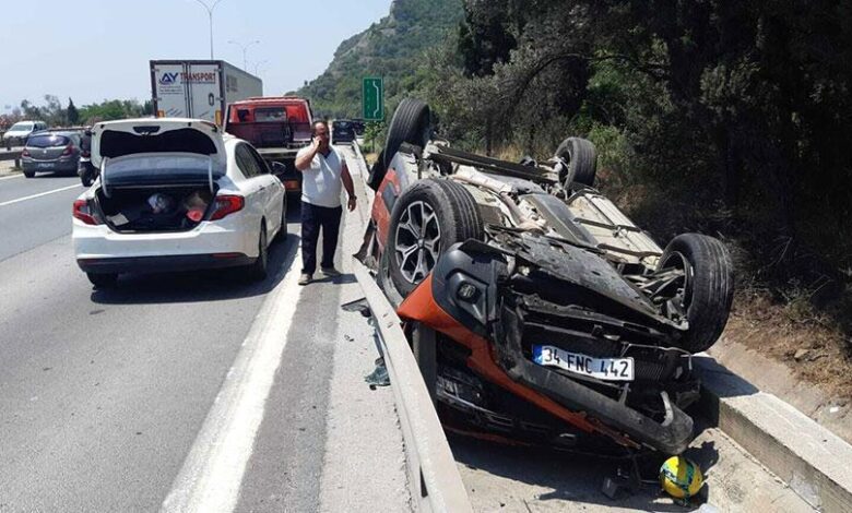 TEM Otoyolu'nda feci kaza! Cip, bariyerlere çarpıp sürüklendi 1 tem otoyolunda feci kaza cip bariyerlere carpip suruklendi xFpu2x7k