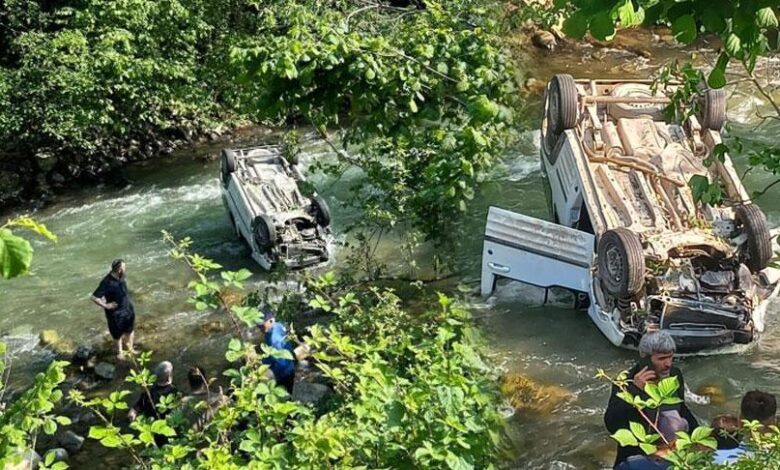 Trabzon'da feci kaza! Araç dereye uçtu: 2 meyyit, 1 yaralı 1 trabzonda feci kaza arac dereye uctu 2 meyyit 1 yarali 99tWWQP6