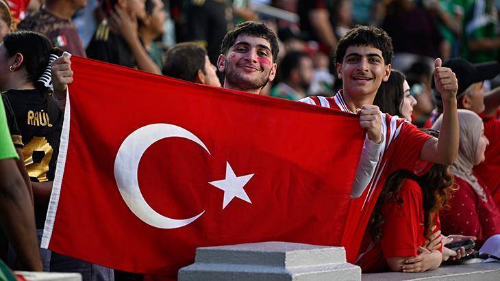 Türk taraftarlar, Meksika maçında tribünde! 1 turk taraftarlar meksika macinda tribunde 7EBzbR7r
