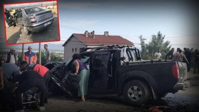 usakta kamyonet ile araba bas basa carpisti 1 meyyit 1 yarali U19TCVJc