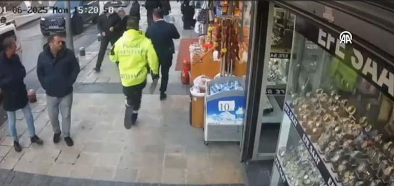 Yakalanacağını anladı, polise silah doğrulttu! Vefatına takip kamerada 2 yakalanacagini anladi polise silah dogrulttu vefatina takip kamerada 0 5ez3sSOQ