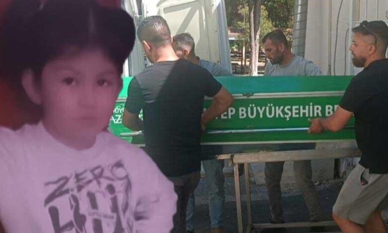 6 yaşındaki Hasret bornoz ipinden ötürü hayatını kaybetti 1 6 yasindaki hasret bornoz ipinden oturu hayatini kaybetti iKmOdTDA