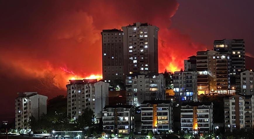 AK Parti heyeti Bursa’daki yangın bölgesinde incelemelerde bulundu