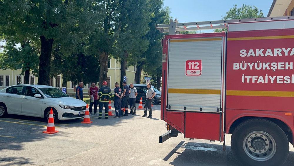 Akılalmaz olay! 'Kendimi yakacağım' diyerek geldi, takımları görünce yaptığı şey pes dedirtti 2 akilalmaz olay kendimi yakacagim diyerek geldi takimlari gorunce yaptigi sey pes dedirtti 0 C1QDz4ZR