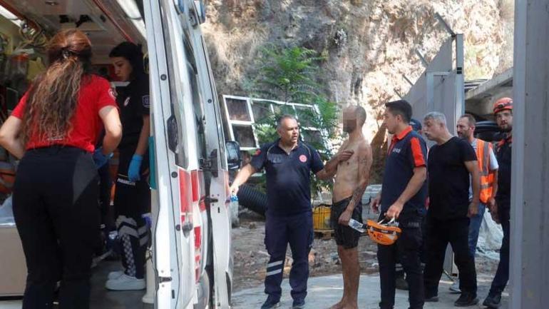 Antalya'da feci olay! 15 metreden yuvarlanıp iki kaya ortasındaki oyuğa düştü 2 antalyada feci olay 15 metreden yuvarlanip iki kaya ortasindaki oyuga dustu 0 XYUySOBC