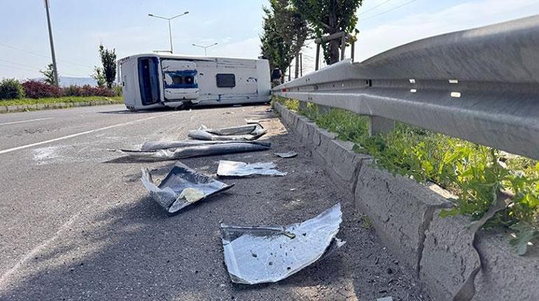 Askeri çalışanı taşıyan servis devrildi! 13 yaralı 2 askeri calisani tasiyan servis devrildi 13 yarali 0 wzt6yd64