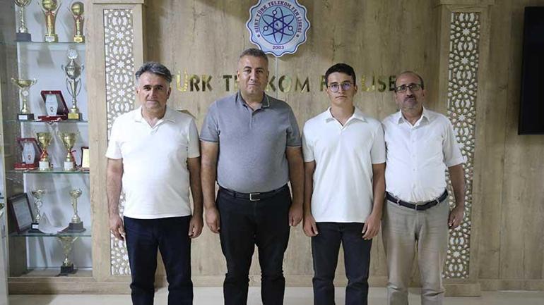 AYT sayısal Türkiye birincisi Serhat Kuruş muvaffakiyetinin sırrını açıkladı: Dışarıya da çıktım, televizyon da izledim 2 ayt sayisal turkiye birincisi serhat kurus muvaffakiyetinin sirrini acikladi disariya da ciktim televizyon da