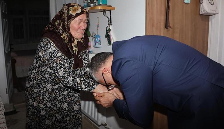 Bakan Işıkhan, 15 Temmuz şehidi Yakup Kozan'ın ailesini ziyaret etti 2 bakan isikhan 15 temmuz sehidi yakup kozanin ailesini ziyaret etti 0 GTfRJYLa