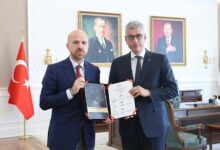 bakan memisoglu ilim yayma vakfi mutevelli heyeti baskani bilal erdogan ile bir ortaya geldi 5dBV8Jel