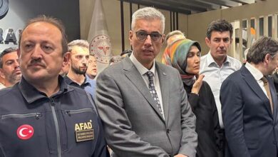 bakan memisoglu orman yangininda yaralananlari hastanede ziyaret etti MVnvhDiS