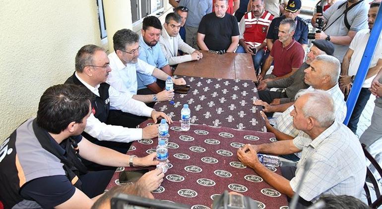 Bakan Yumaklı orman yangınından etkilenen köylerde incelemelerde bulundu 2 bakan yumakli orman yanginindan etkilenen koylerde incelemelerde bulundu 0 ddcVnJzN