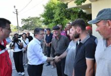 bakan yumakli orman yanginindan etkilenen koylerde incelemelerde bulundu 4xesqL74