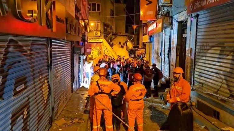 beyoglunda bufedeki patlamanin hasari gunduz ortaya cikti mahalle savas alanina dondu 0 SVmVyEXP