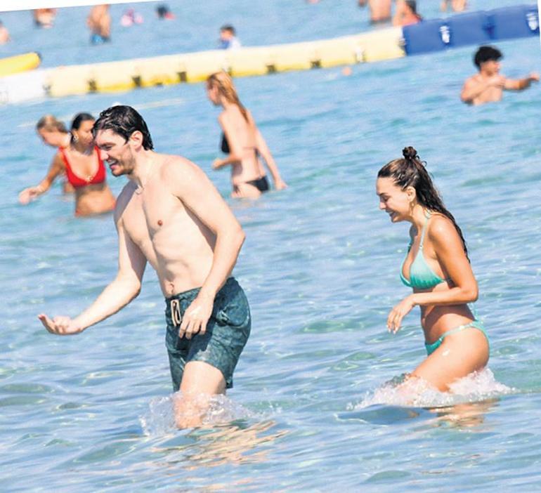 Birbirlerini öpmeye doyamadılar! Ebru Şahin ve Cedi Osman Çeşme aşığı 3 birbirlerini opmeye doyamadilar ebru sahin ve cedi osman cesme asigi 1