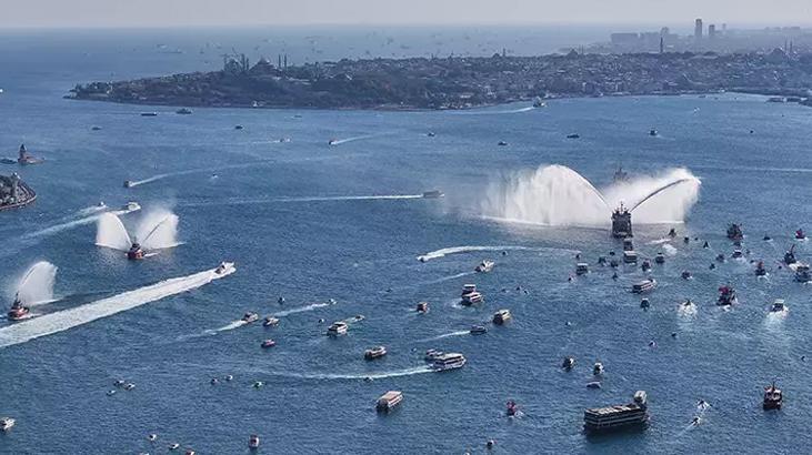 Boğaz'da 15 Temmuz korteji! 253 şehidin anısına 253 tekne 1 bogazda 15 temmuz korteji 253 sehidin anisina 253 tekne RqWyN4Dg
