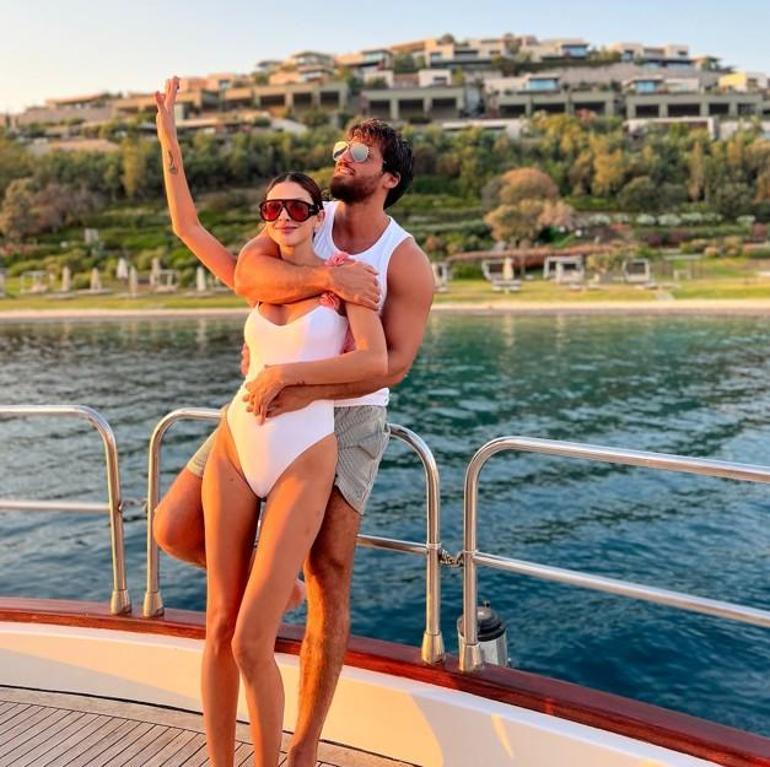Can Yaman'ı daha evvel hiç bu türlü görmediniz! Romantik pozları peş peşe paylaştı 4 can yamani daha evvel hic bu turlu gormediniz romantik pozlari pes pese paylasti 2 4T3eGW8I