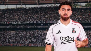 canli besiktas orkun kokcu icin imza merasimi duzenliyor JCCis95K
