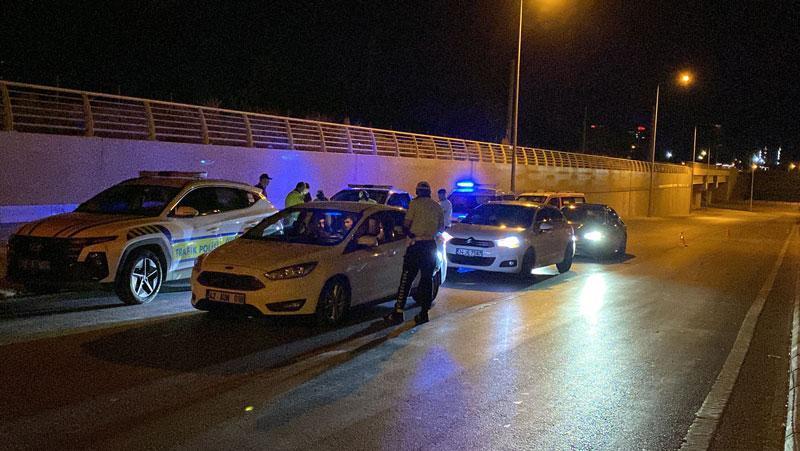 Çevirmeye yakalanan alkollü şoför, ehliyetine el konulunca sarsıntıları evvelce bildiğini sav etti 3 cevirmeye yakalanan alkollu sofor ehliyetine el konulunca sarsintilari evvelce bildigini sav etti 1 2X86rNgs