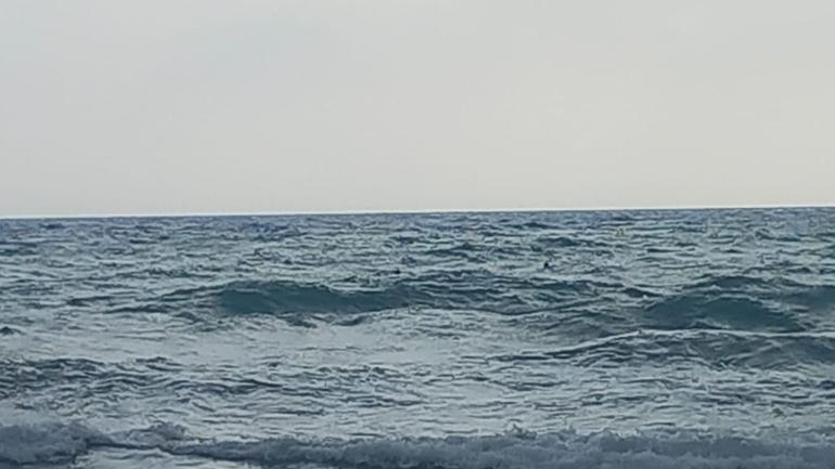 Denizde can pazarı! Yabancı asıllı şahsın boğulma tehlikesi yaşadığı anlar kamerada 2 denizde can pazari yabanci asilli sahsin bogulma tehlikesi yasadigi anlar kamerada 0 Xde2IXUX