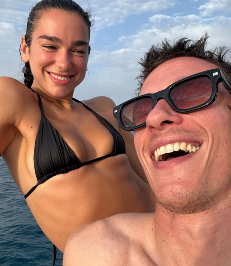 Dua Lipa ve sevgilisinden aşk dolu pozlar! 5 dua lipa ve sevgilisinden ask dolu pozlar 3 u7Lt3Chg