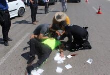 ehliyetsiz motosiklet soforu polise carpti dur ihtarina uymadi cf1dBhNJ