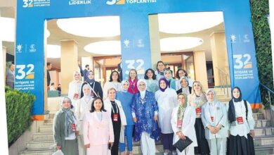 emine erdogan ak parti bayan milletvekilleriyle bulustu LhArcC8L