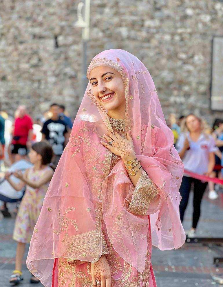 Erzurum'dan Pakistan'a gelin gitti! Paklık, yemek kaygısı yok: 'Bildiğiniz üzere değil' 3 erzurumdan pakistana gelin gitti paklik yemek kaygisi yok bildiginiz uzere degil 1 YJslebsI
