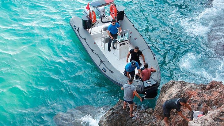Eşiyle yaptığı manzaralı arama hayatını kurtardı: Falezlerde mevtten döndü 1 esiyle yaptigi manzarali arama hayatini kurtardi falezlerde mevtten dondu H4HjQCq2