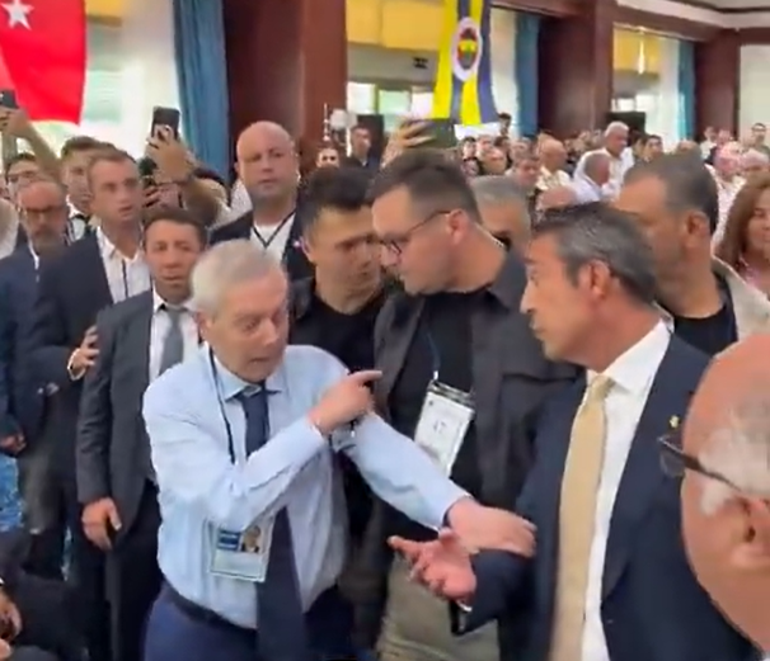 fenerbahce divan toplantisinda lider ali koc 2 transferi duyurdu aziz yildirimdan borc ve ibra E47mSNPq